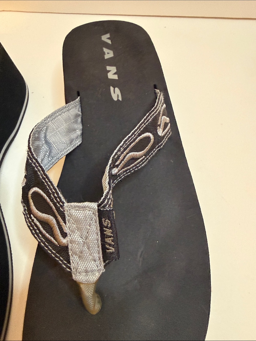 Vans summer size 7 vacation water safe flip-flops 2 inch heel to 1 inch platform - Picture 2 of 6